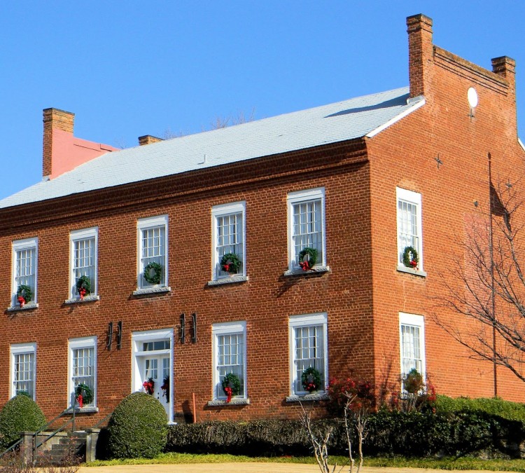 historic-white-county-courthouse-museum-photo